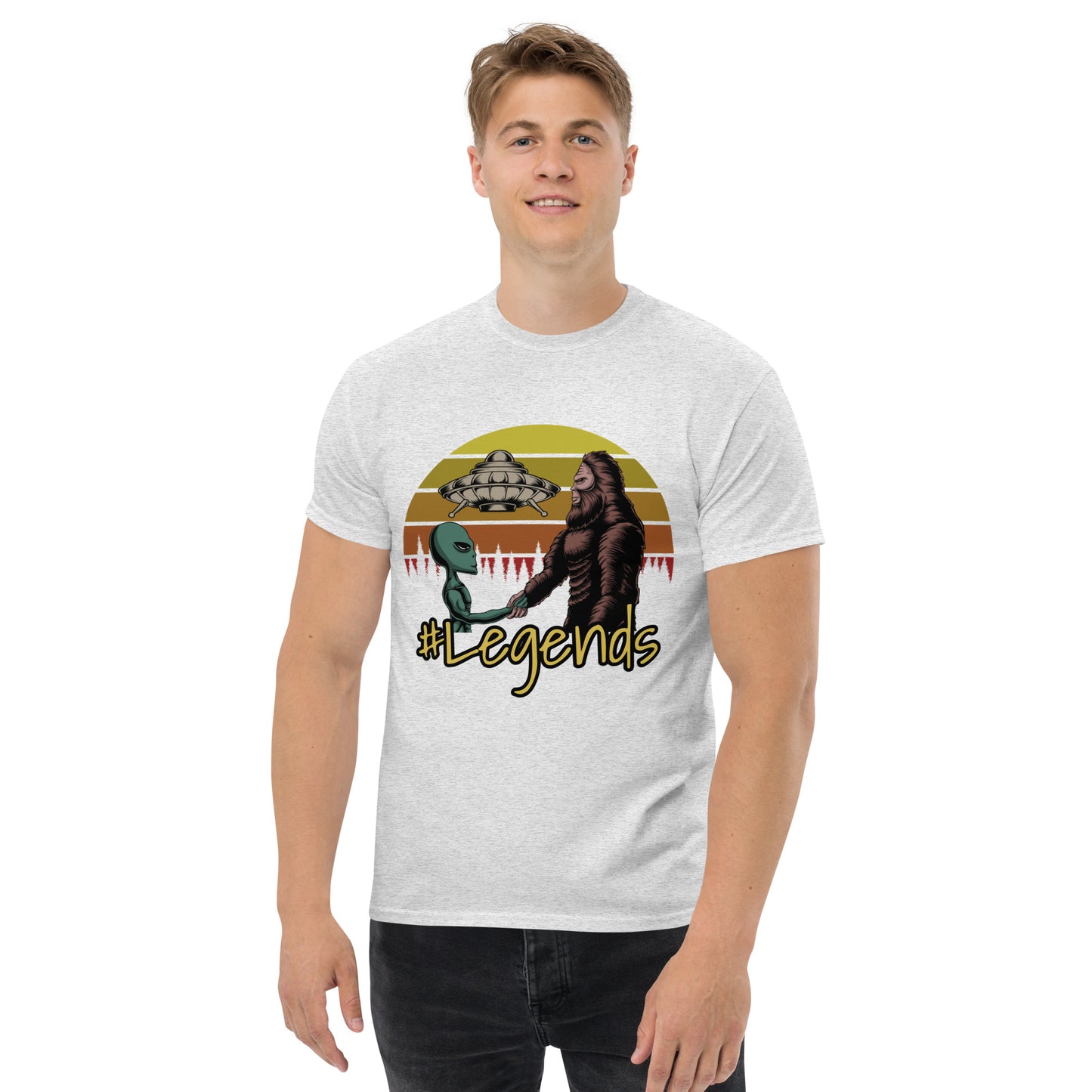 Alien Meets Bigfoot | Men's Classic T-Shirt